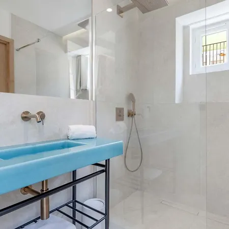 Les Graniers - Old Village - Shellter *